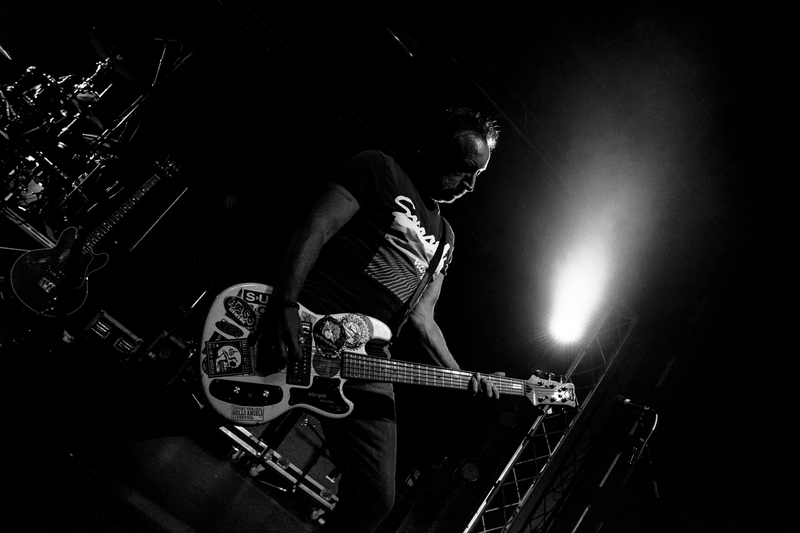 Illustration for article titled Photos Of Peter Hook And The Light